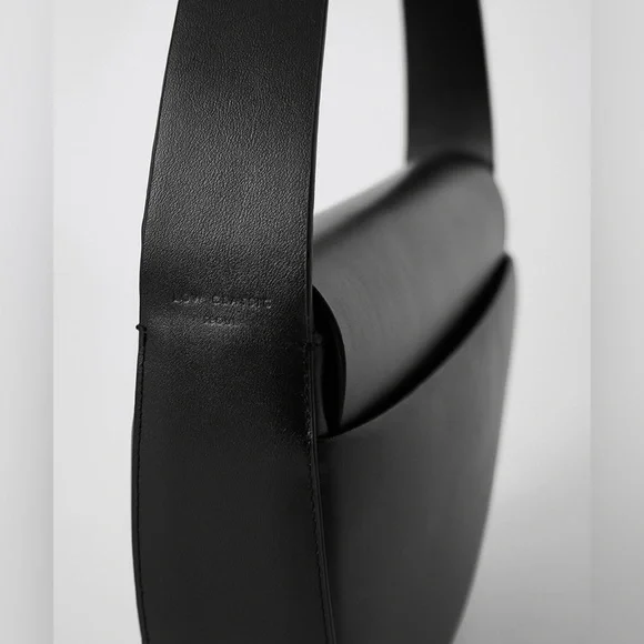 Low Classic | Leather asymmetrical Flow Bag - Picture 6 of 8